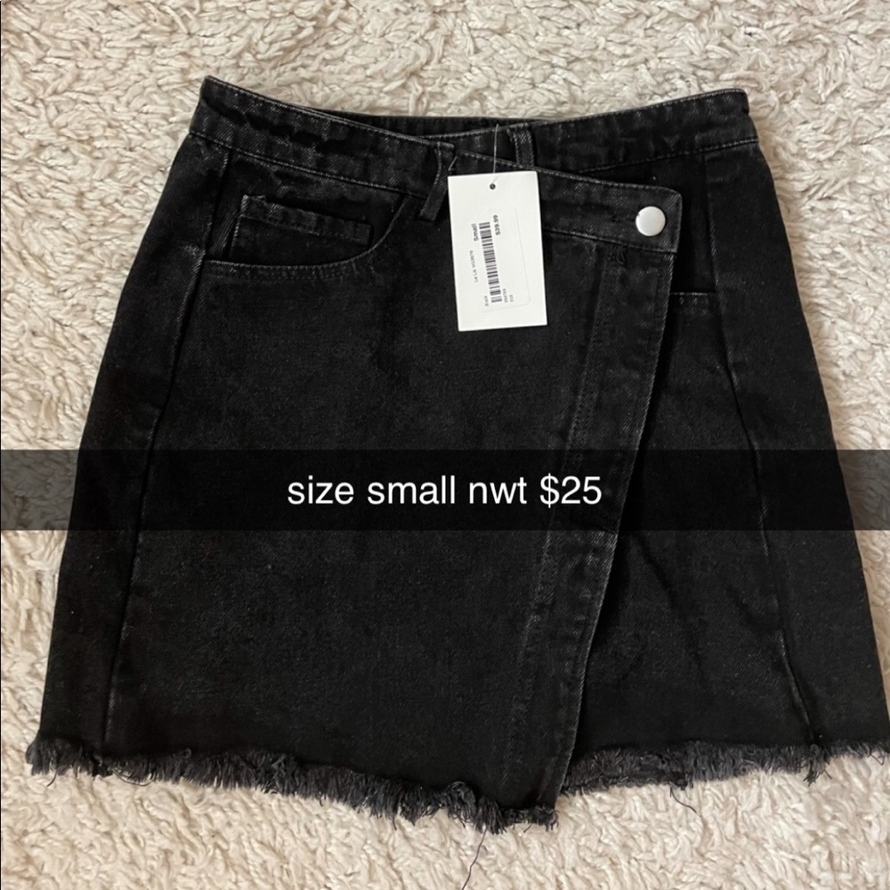 black skirt
